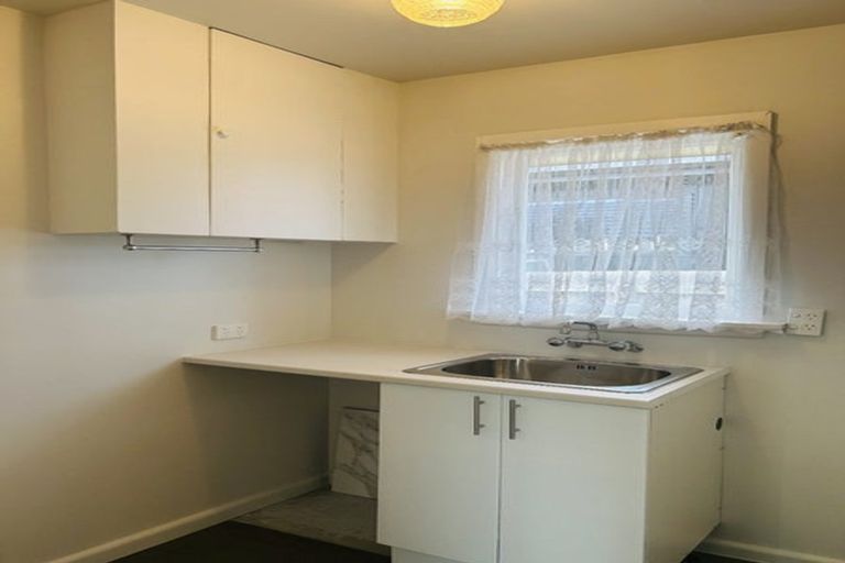 Photo of property in 17 Pembroke Street, Avondale, Christchurch, 8061