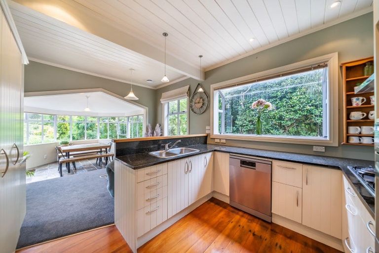 Photo of property in 6 Chatsworth Road, Silverstream, Upper Hutt, 5019