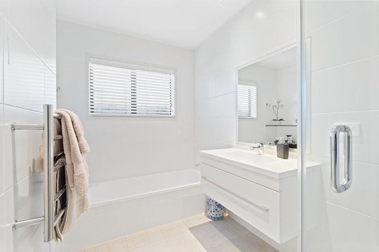 Photo of property in 28a Edward Avenue, Orewa, 0931