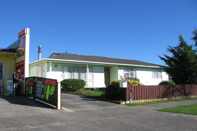Photo of property in 8 Langley Avenue, Milson, Palmerston North, 4414