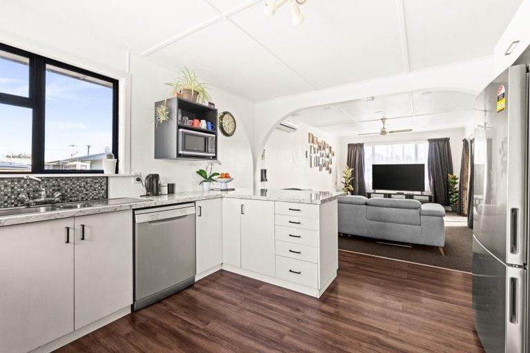 Photo of property in 530 Main North Road, Bay View, Napier, 4104