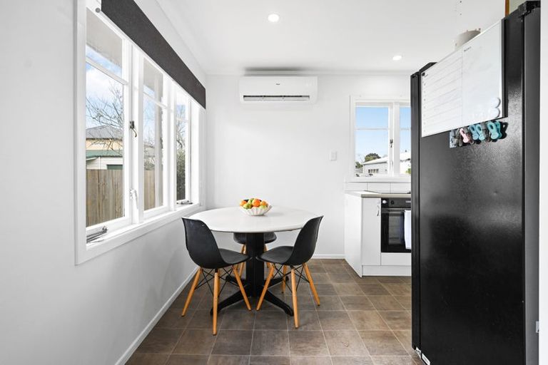 Photo of property in 26 Oxford Street, Fairfield, Hamilton, 3214