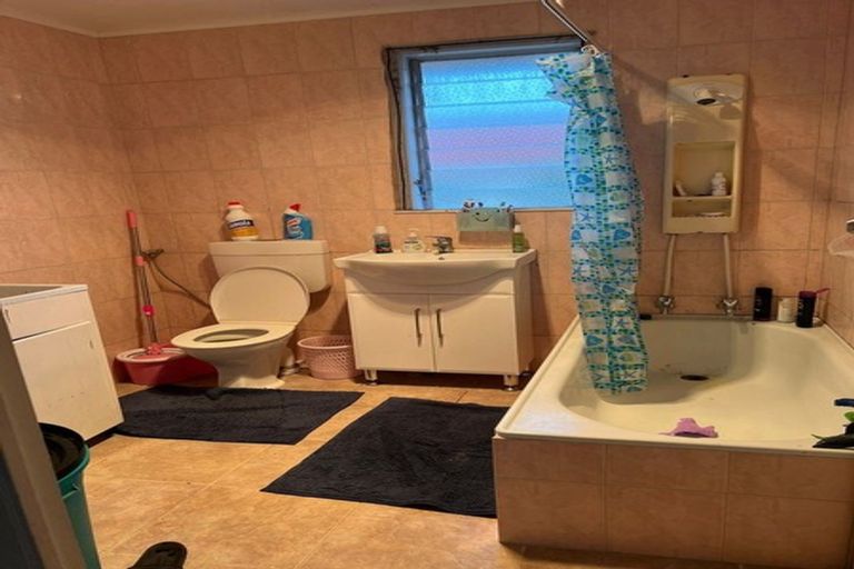 Photo of property in 3/133 Titirangi Road, New Lynn, Auckland, 0600