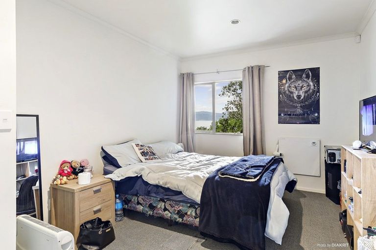 Photo of property in 15 Onslow Road, Khandallah, Wellington, 6035