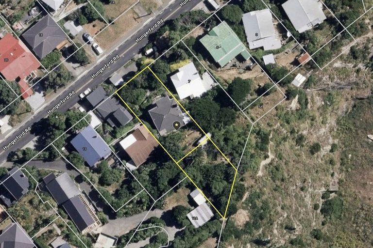 Photo of property in 9 Hungerford Road, Lyall Bay, Wellington, 6022