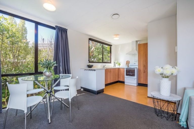 Photo of property in 1/169 Maungaraki Road, Korokoro, Lower Hutt, 5012