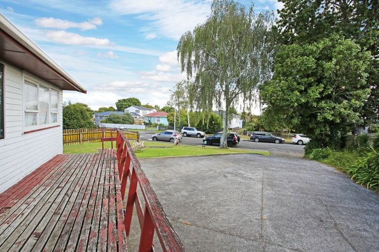 Photo of property in 33 Tairere Crescent, Rosehill, Papakura, 2113