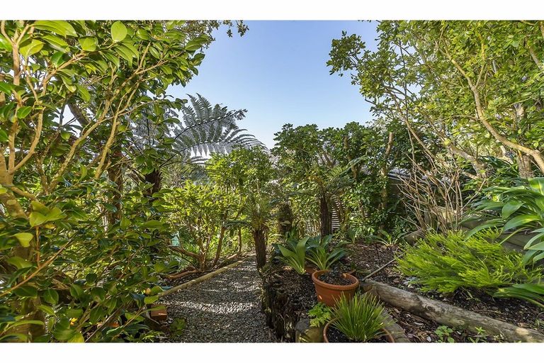 Photo of property in 133 Ironside Road, Johnsonville, Wellington, 6037