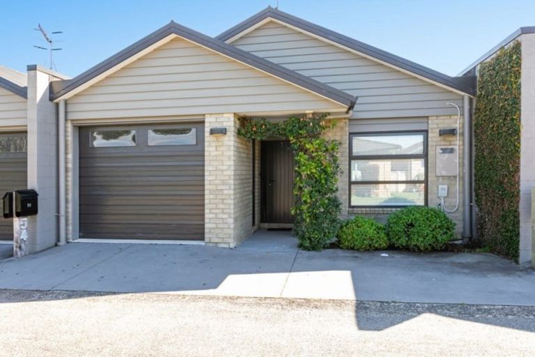 Photo of property in 54 Scoria Close, Pyes Pa, Tauranga, 3112