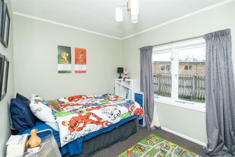 Photo of property in 52 Pollen Crescent, Melville, Hamilton, 3206
