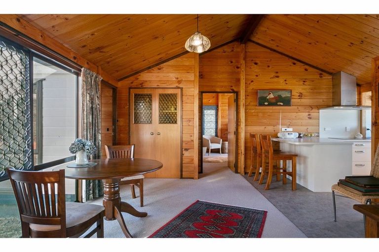 Photo of property in 25 Shera Street, Acacia Bay, Taupo, 3330