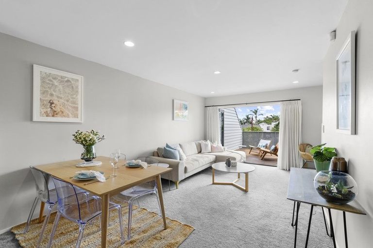 Photo of property in 3/17 Pannill Place, Oteha, Auckland, 0632