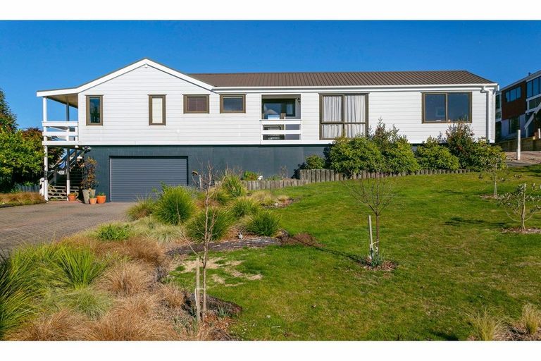 Photo of property in 25 Shera Street, Acacia Bay, Taupo, 3330