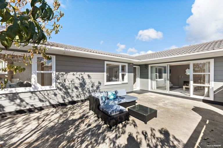 Photo of property in 16 Robert Burke Place, Henderson, Auckland, 0612