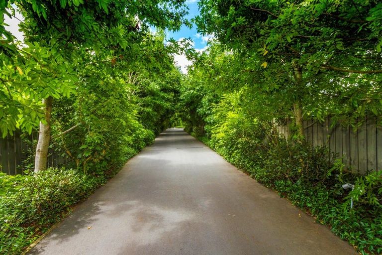 Photo of property in 35 View Road, Campbells Bay, Auckland, 0630