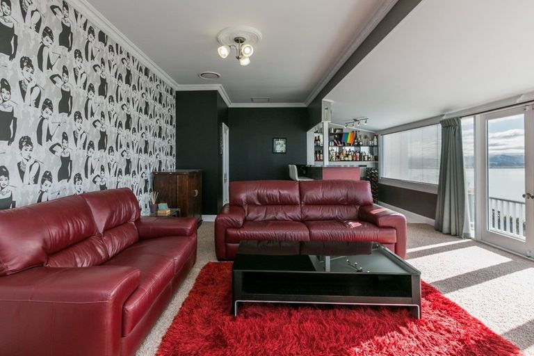 Photo of property in 24 Seapoint Road, Bluff Hill, Napier, 4110