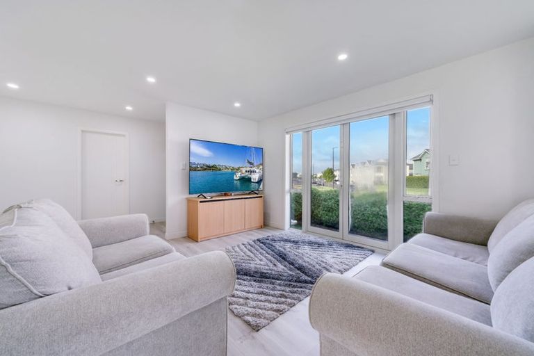 Photo of property in 10 Kauri Heart Avenue, Takanini, 2112