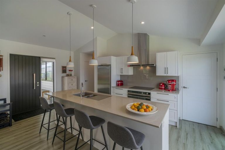 Photo of property in 4 Topping Place, Whitianga, 3510