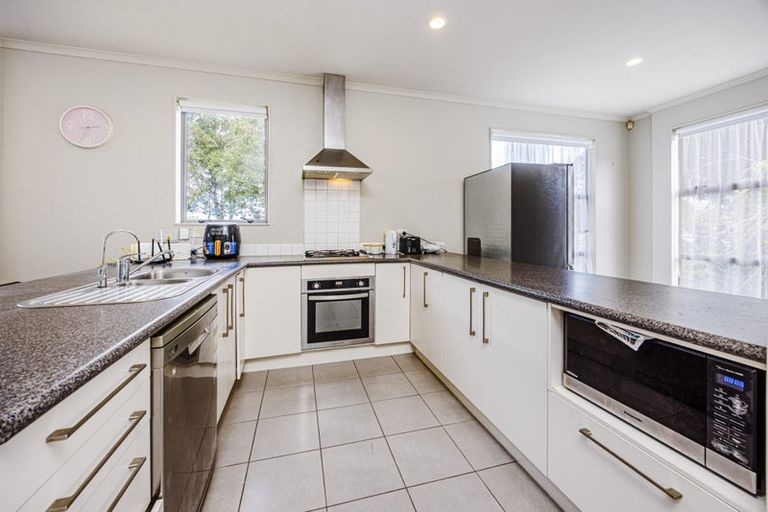 Photo of property in 16 Figaro Crescent, Takanini, 2112