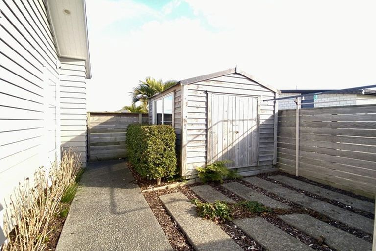 Photo of property in 13 Waitemata Drive, One Tree Point, 0118