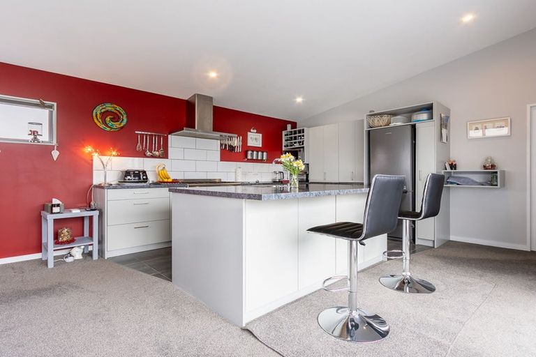 Photo of property in 38 Pharazyn Avenue, Waikanae Beach, Waikanae, 5036