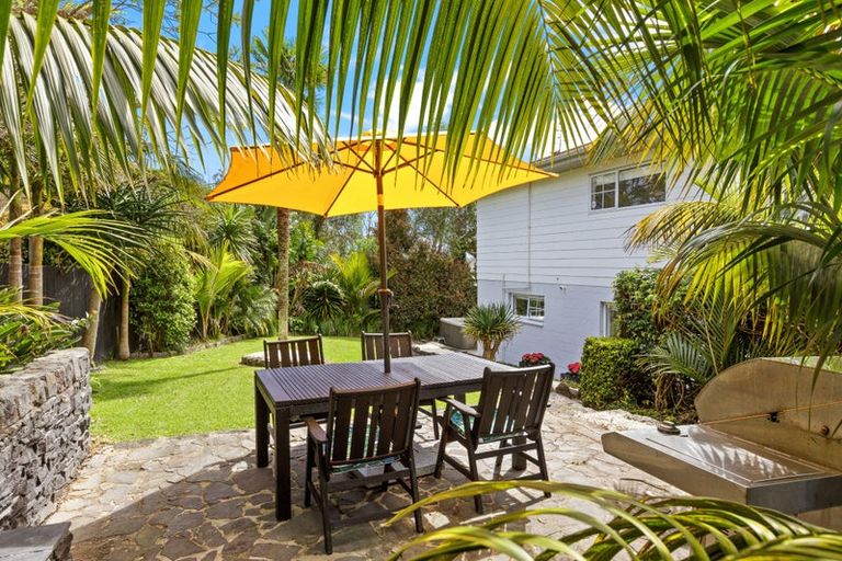 Photo of property in 2/4 Holt Avenue, Torbay, Auckland, 0630