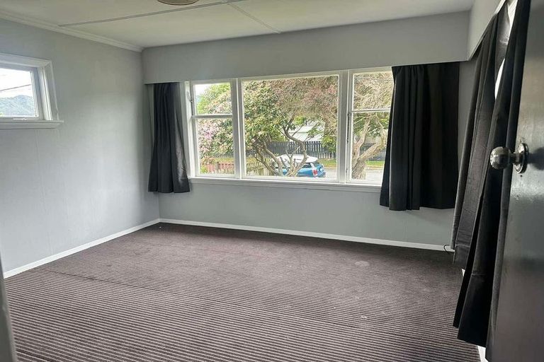Photo of property in 100 Frederick Street, Wainuiomata, Lower Hutt, 5014