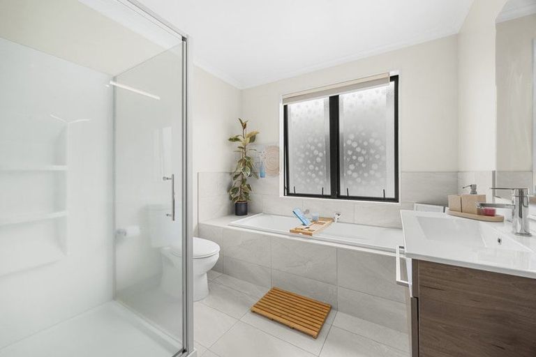 Photo of property in 21 Grey Warbler Road, Hobsonville, Auckland, 0616