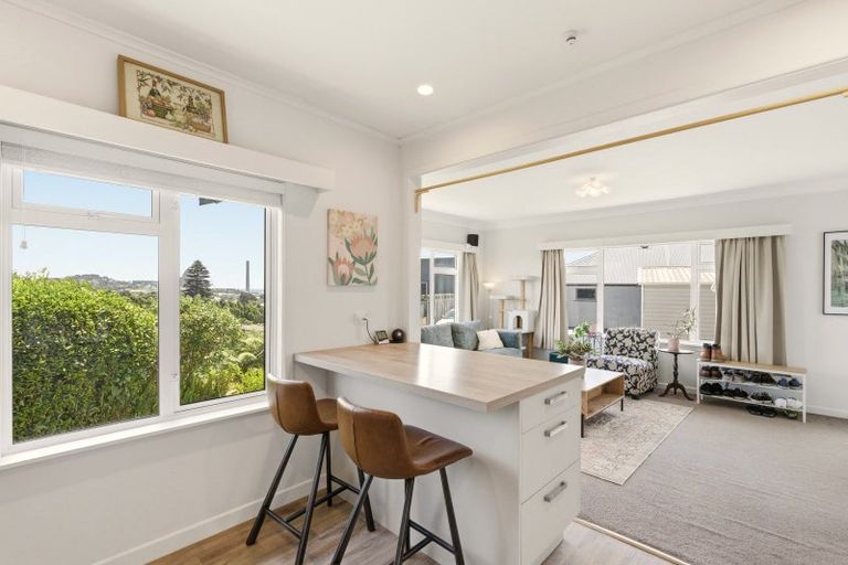 Photo of property in 380 Devon Street West, Lynmouth, New Plymouth, 4310