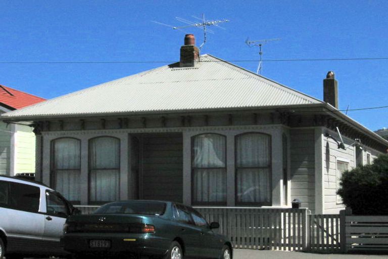 Photo of property in 32 Hiropi Street, Newtown, Wellington, 6021
