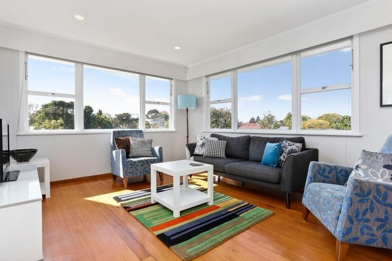 Photo of property in 39 Tahi Terrace, Glen Eden, Auckland, 0602