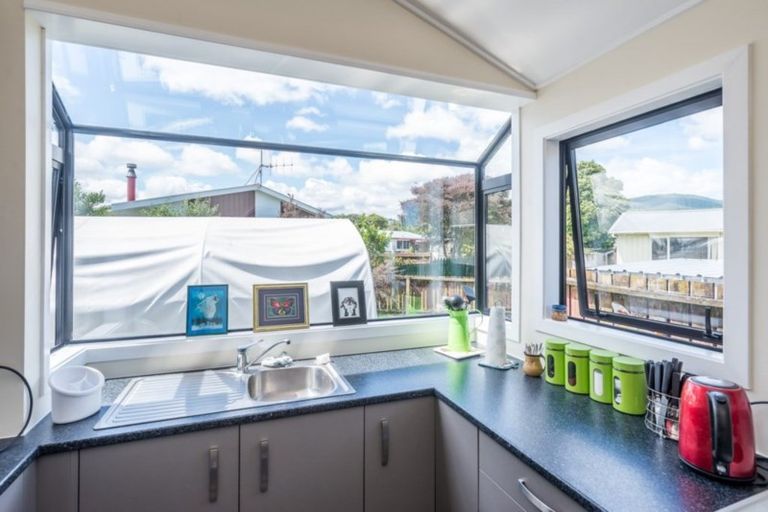 Photo of property in 8a Elder Grove, Paraparaumu, 5032