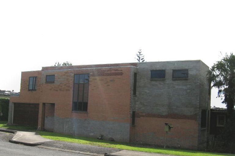 Photo of property in 3 Chapman Road, Te Atatu Peninsula, Auckland, 0610