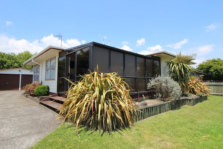 Photo of property in 15 Chaucer Place, Owhata, Rotorua, 3010