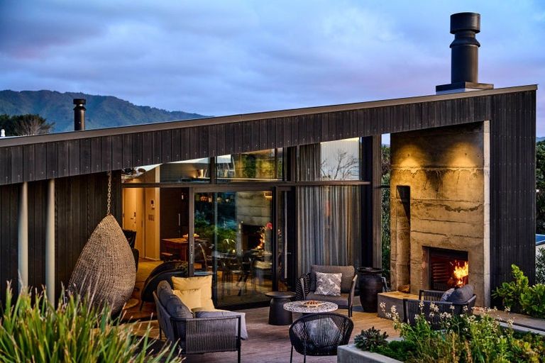 Photo of property in 94 Paetawa Road, Peka Peka, Waikanae, 5391