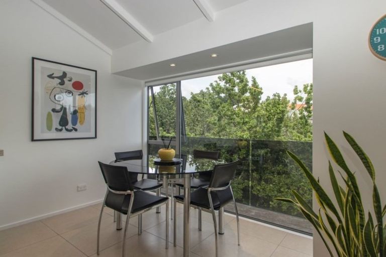 Photo of property in 29 Burns Road, Hospital Hill, Napier, 4110