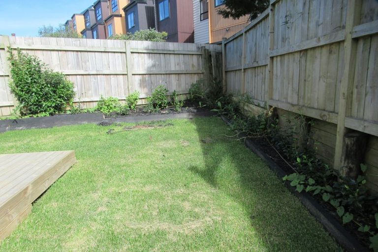 Photo of property in 10/2 Nikau Street, New Lynn, Auckland, 0600