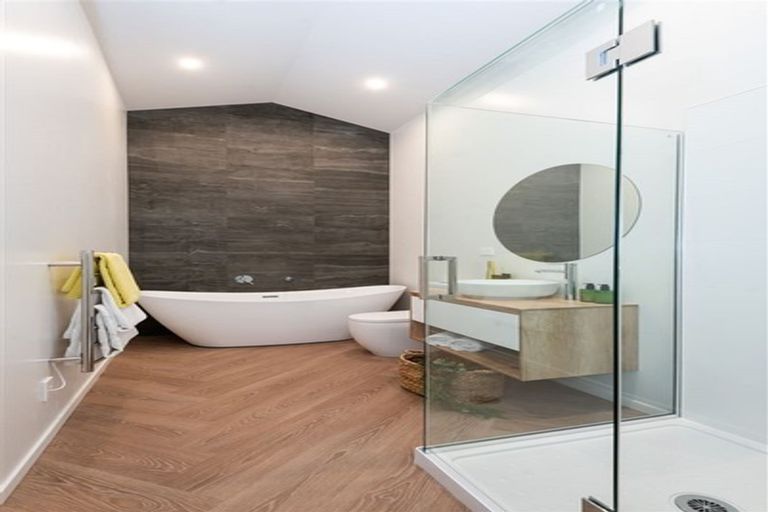 Photo of property in 3/11 Lewis Road, Pakuranga, Auckland, 2010