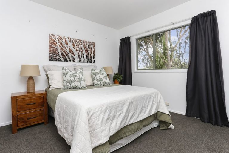 Photo of property in 91a Woodglen Road, Glen Eden, Auckland, 0602