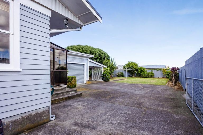Photo of property in 25 Hunter Street, Hawera, 4610