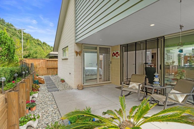 Photo of property in 10 Furl Close, Pyes Pa, Tauranga, 3112
