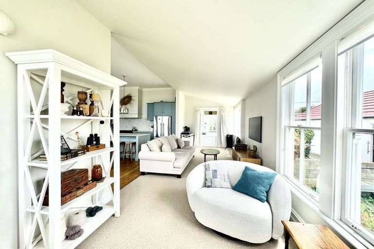 Photo of property in 15 Wharfe Street, South Hill, Oamaru, 9400