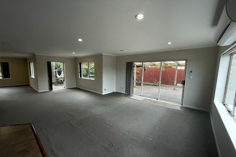 Photo of property in 25 Terrasini Drive, Flat Bush, Auckland, 2019