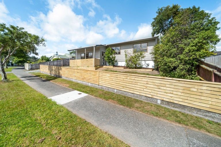 Photo of property in 4 Igloo Place, Red Hill, Papakura, 2110