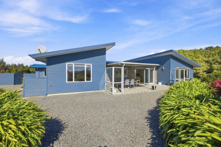 Photo of property in 9 Willowside Place, Amberley, 7410