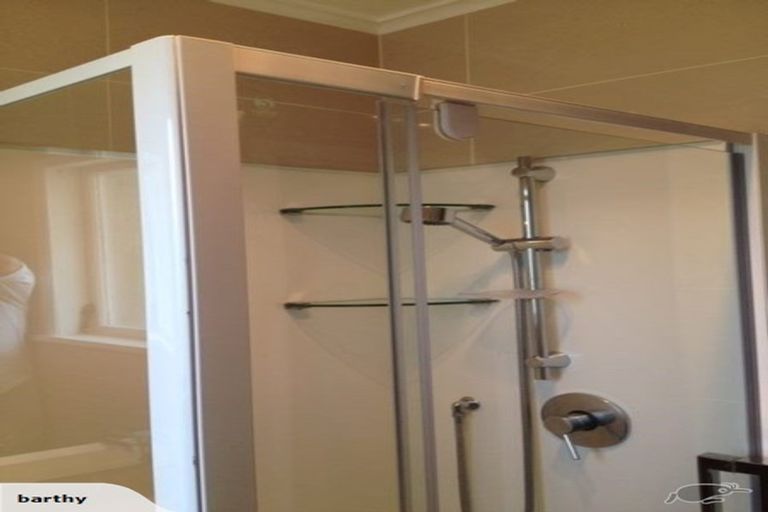 Photo of property in 2/10 Mahon Place, Papatoetoe, Auckland, 2025