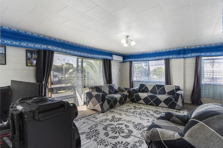 Photo of property in 2/11 Bluewater Place, Wattle Downs, Auckland, 2103