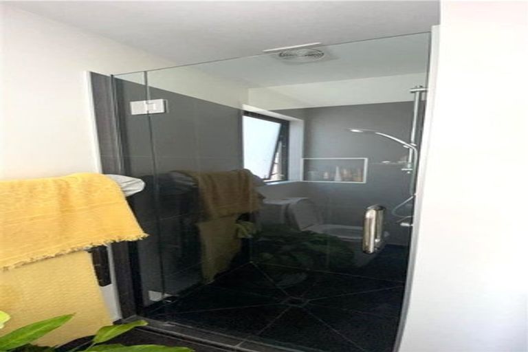 Photo of property in 21 Landsdowne Terrace, Cashmere, Christchurch, 8022