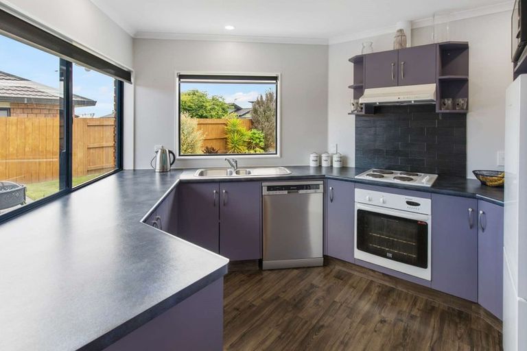 Photo of property in 5 Meridian Grove, Kelvin Grove, Palmerston North, 4414