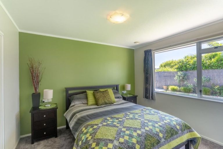 Photo of property in 63 The Drive, Tawa, Wellington, 5028